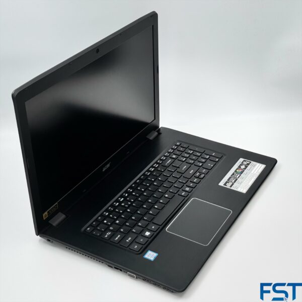 Acer Aspire E5 17.3'' F-HD | i5-7200U | 128GB SSD | 1TB HDD | 8GB RAM | Windows 11 - Afbeelding 1