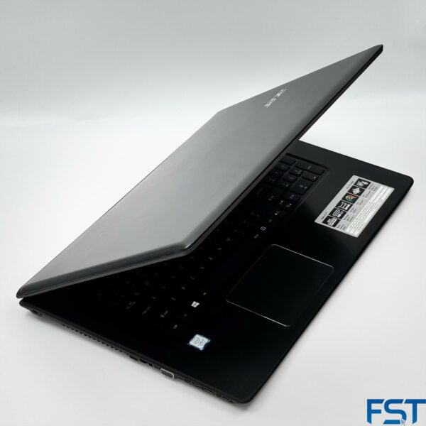 Acer Aspire E5 17.3'' F-HD | i5-7200U | 128GB SSD | 1TB HDD | 8GB RAM | Windows 11 - Afbeelding 3